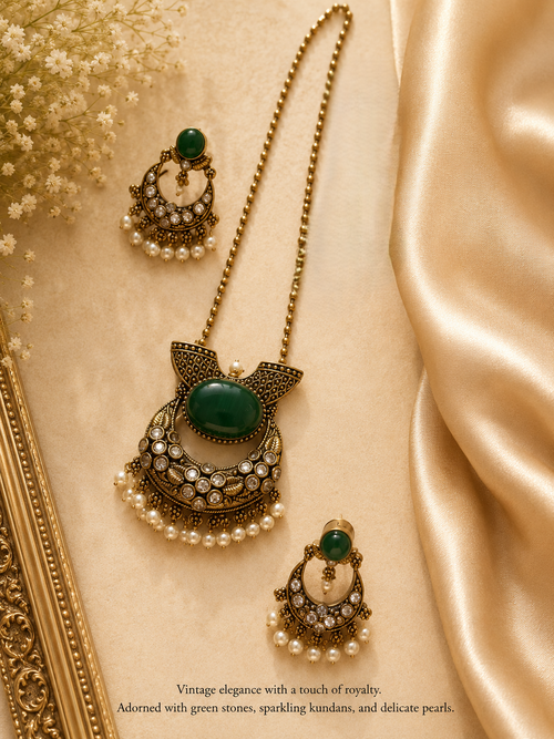 ANTIQUE-STYLE KUNDAN JEWELRY SET