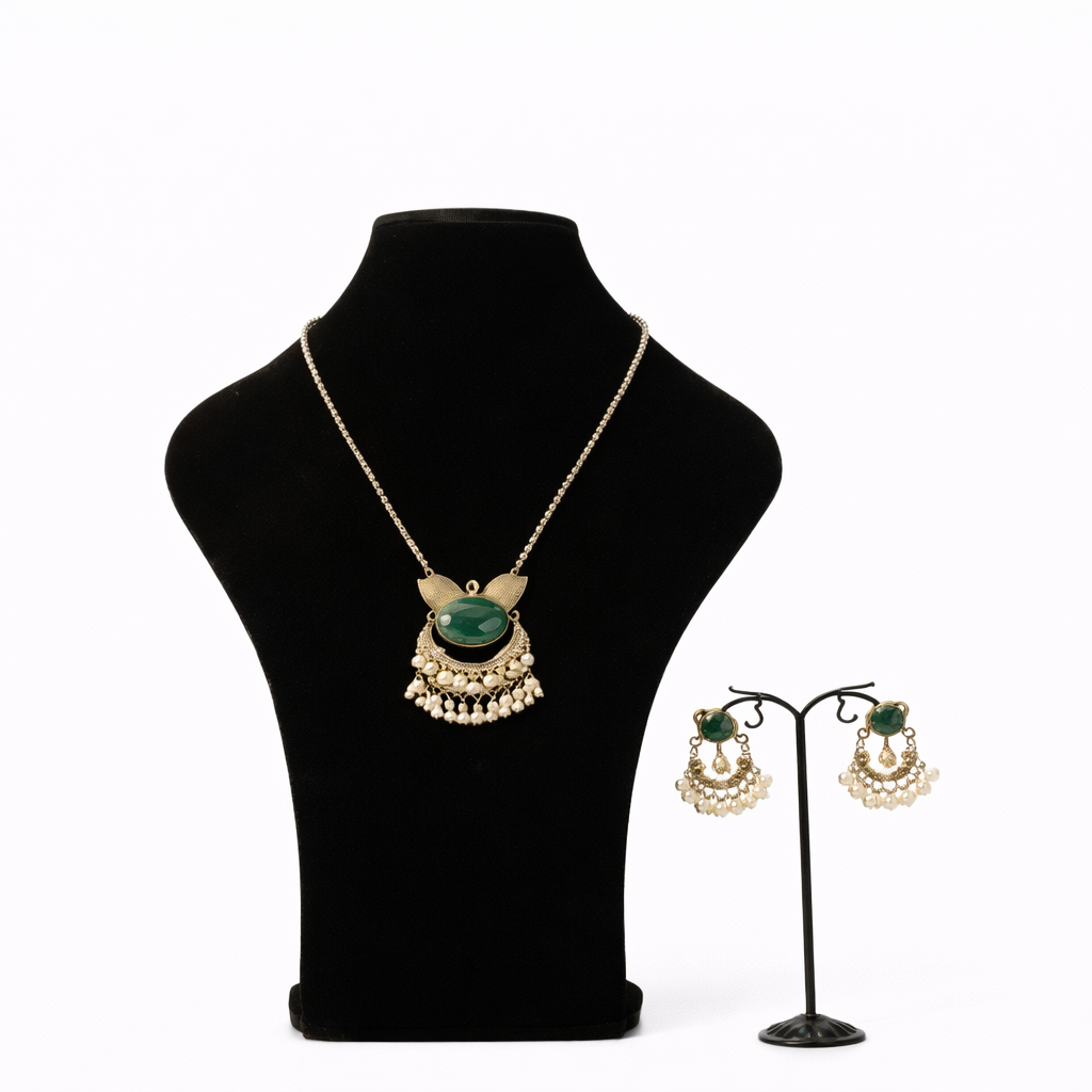 ANTIQUE-STYLE KUNDAN JEWELRY SET
