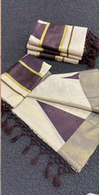 Traditional Kerala Onam Saree with Maroon Geometric Design & Golden Border