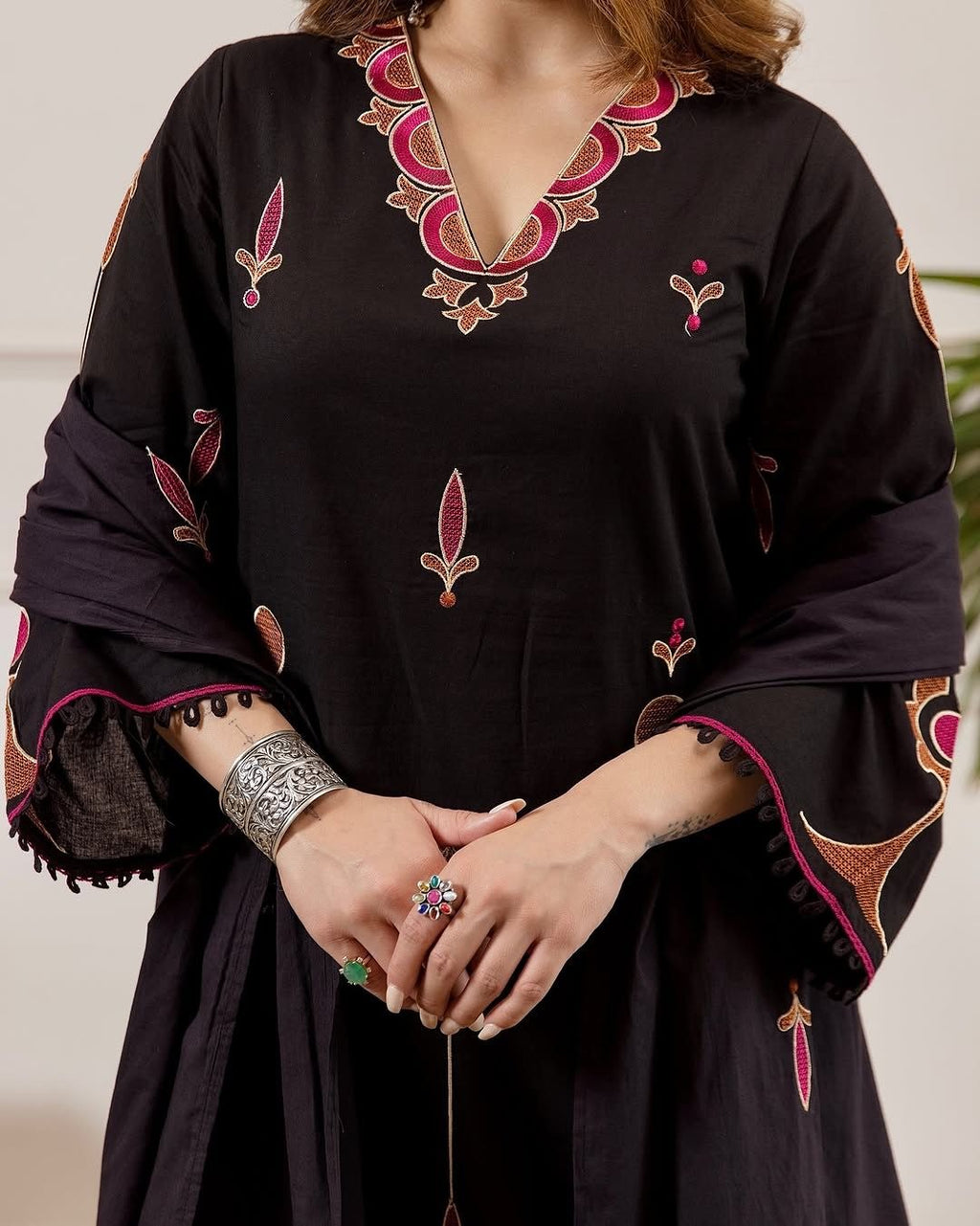 ELEGANT BLACK EMBROIDERED COTTON SUIT