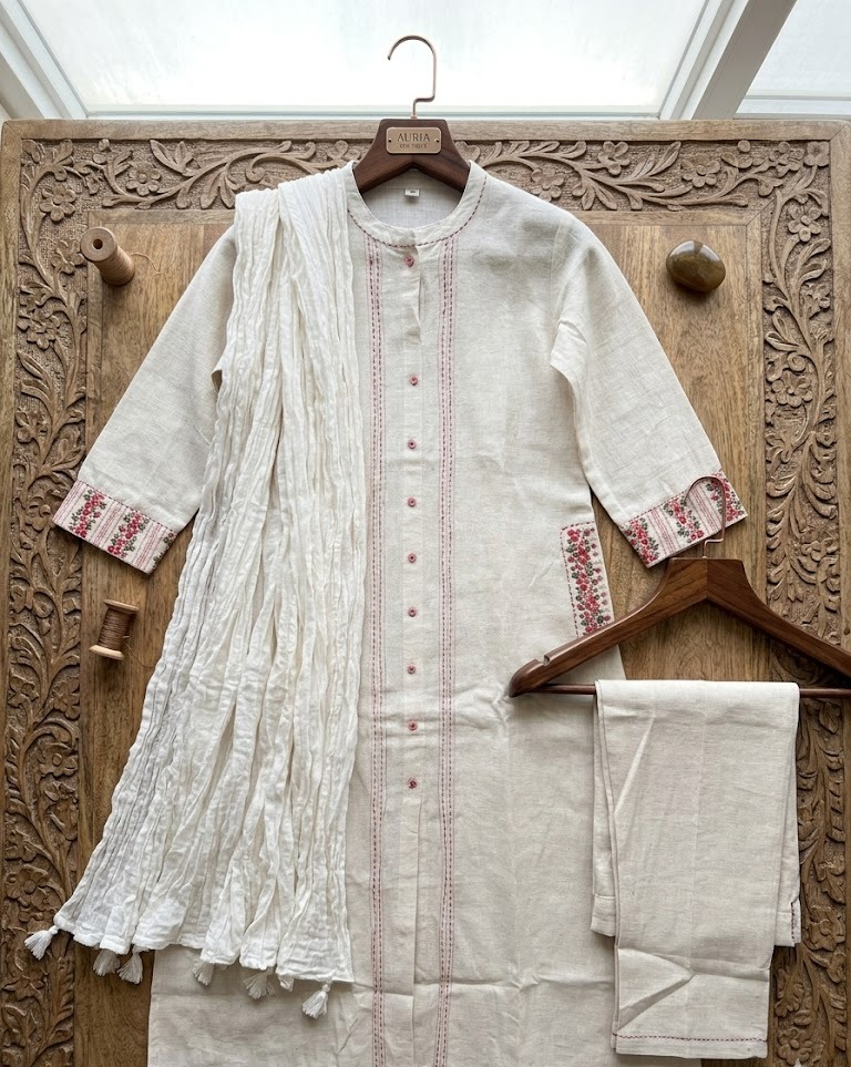 Elegant Off-White Cotton Kurta with Floral Embroidery