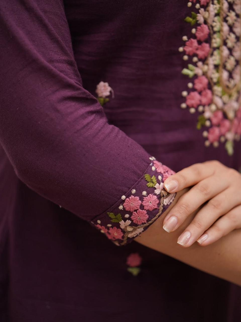 WINE COLORED ETHNIC KURTA SET WITH DUPATTA